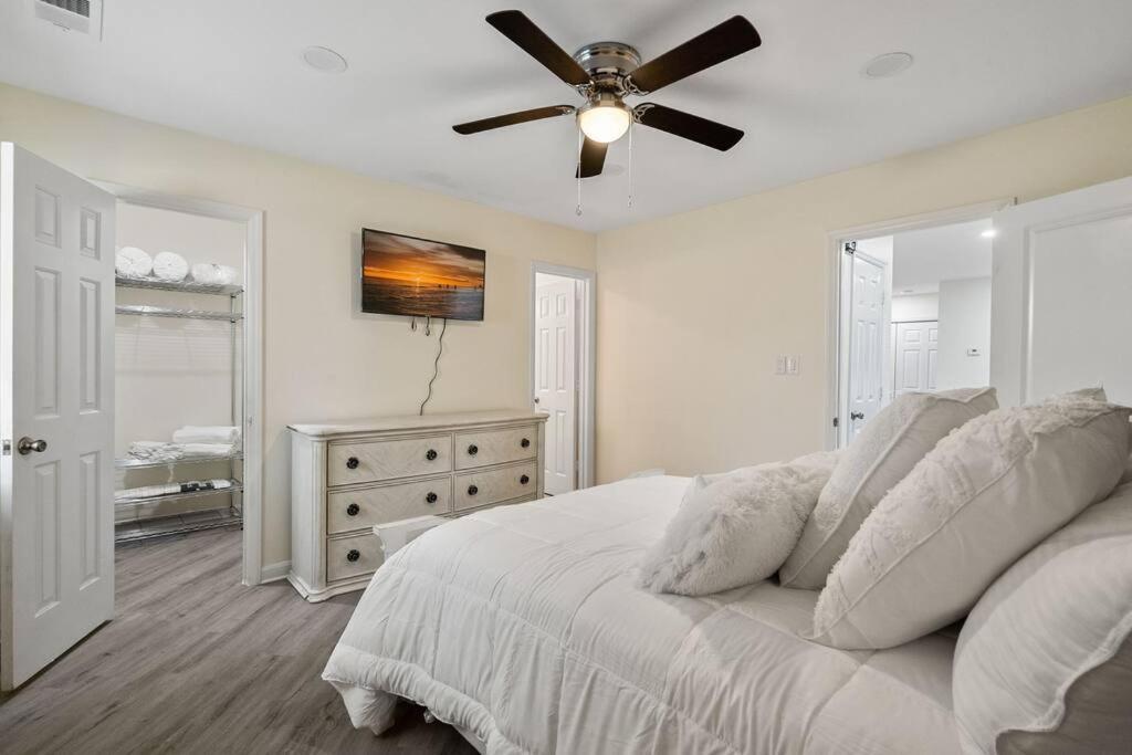 Cozy 2 Bedroom Duplex In Charlotte, Jacuzzi, Sleeps 6 Plus 2 Extérieur photo