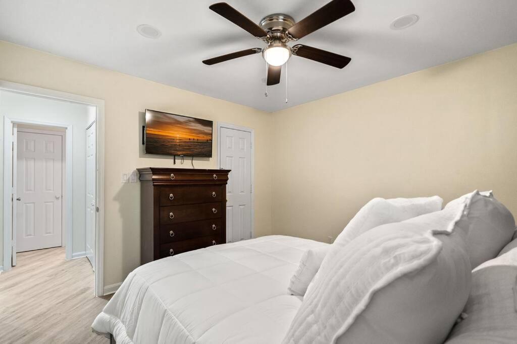 Cozy 2 Bedroom Duplex In Charlotte, Jacuzzi, Sleeps 6 Plus 2 Extérieur photo